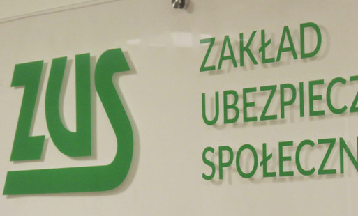 ZUS - tablica z logo